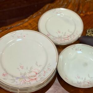 🌸Vintage Sonorous by Seizan fine china